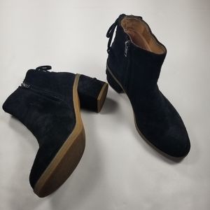 Uggs Sz 8.5  Corinne Suede Boots Black 1095793